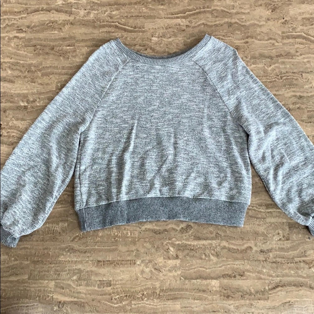 Abercrombie and Fitch top🤍